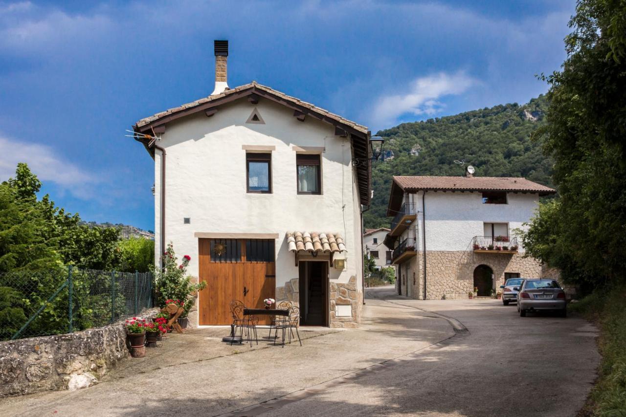 Villa Casa Lizarrosta En Nacedero Del Urederra Baquedano Exterior foto